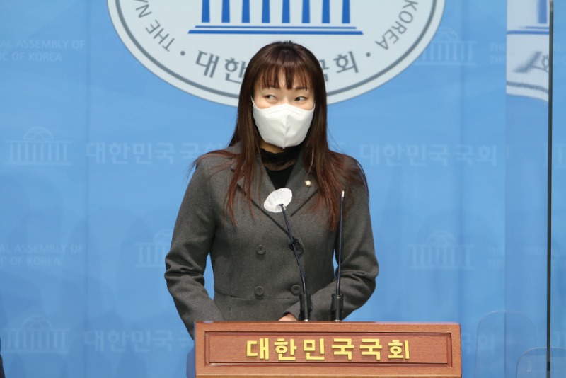 김예지 의원님 기자회견 사진 (1).JPG
